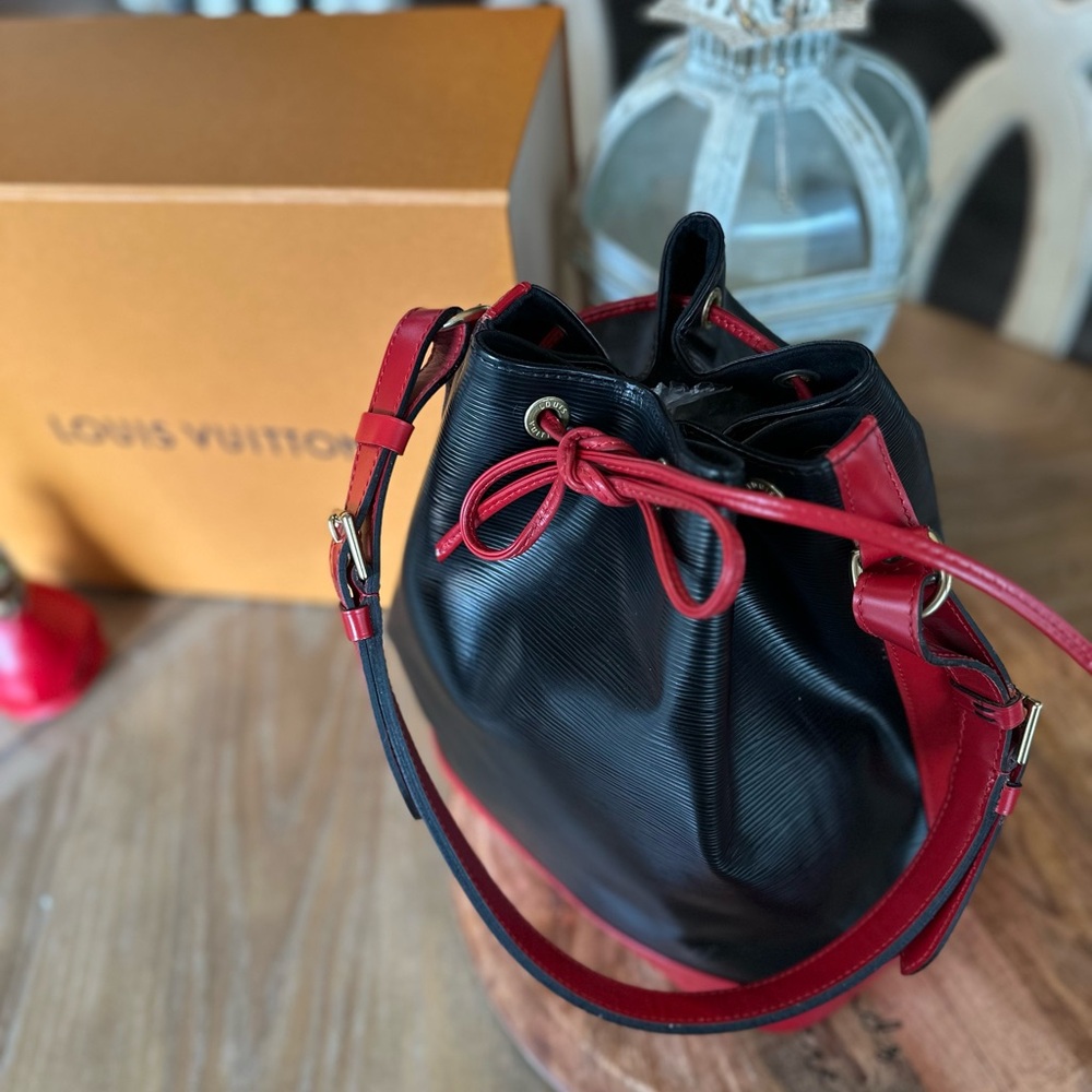 Louis Vuitton Epi Noe Noir Castilian - Picture 3 of 16